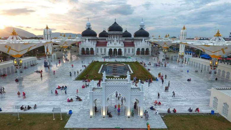 Masjid Raya Baiturrahman di Banda Aceh, Bergaya Arsitektur Dua Benua