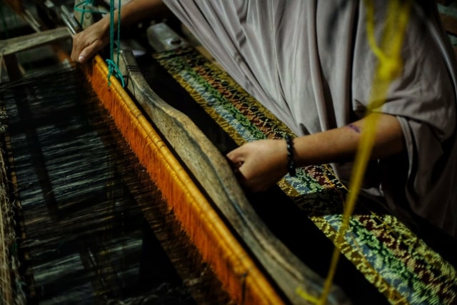 Potensi Songket Tenun Aceh di Aceh Jaya, oleh oleh khas Aceh